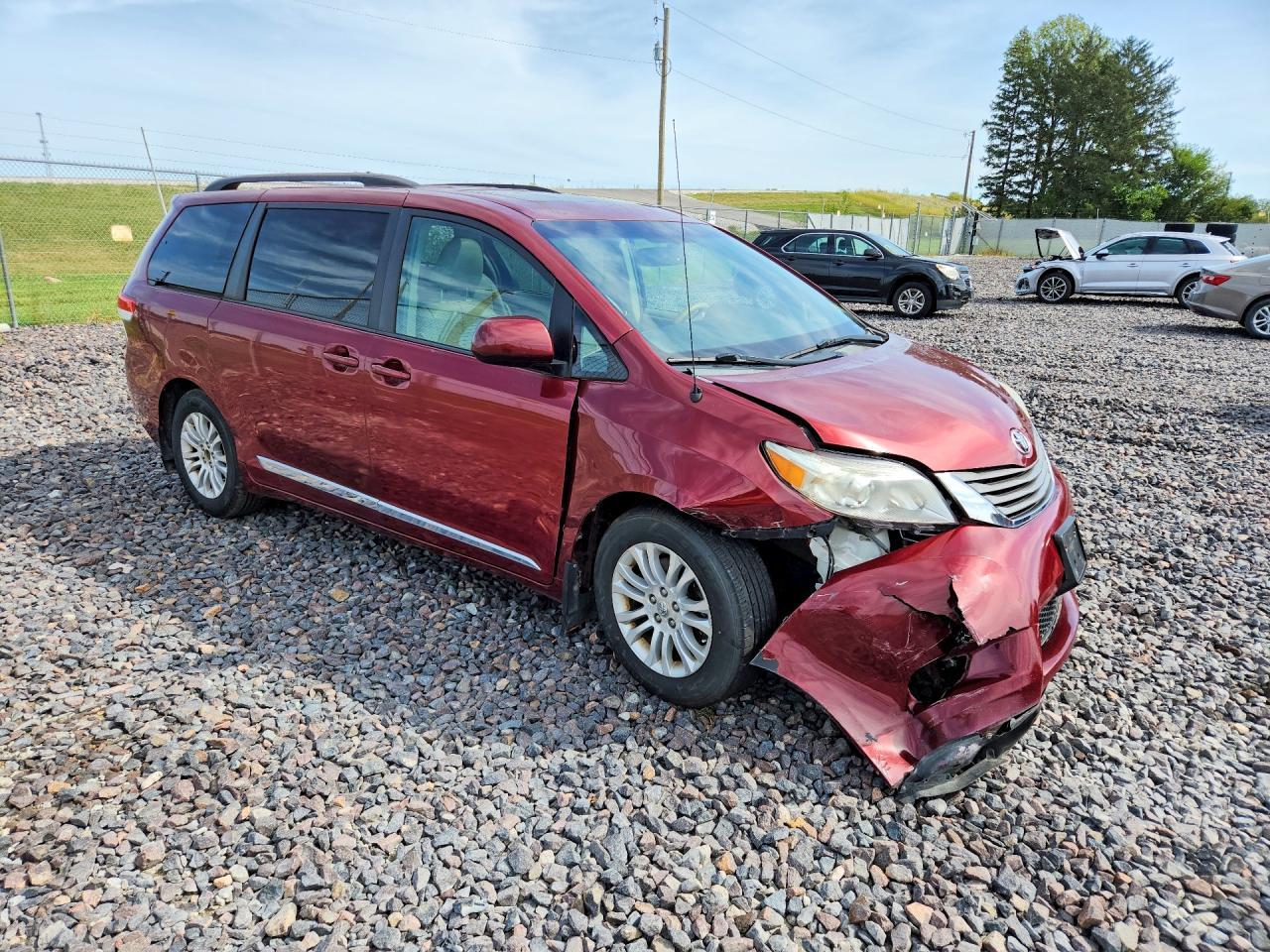 2011 Toyota Sienna Xle 8-Passenger - Фото 4