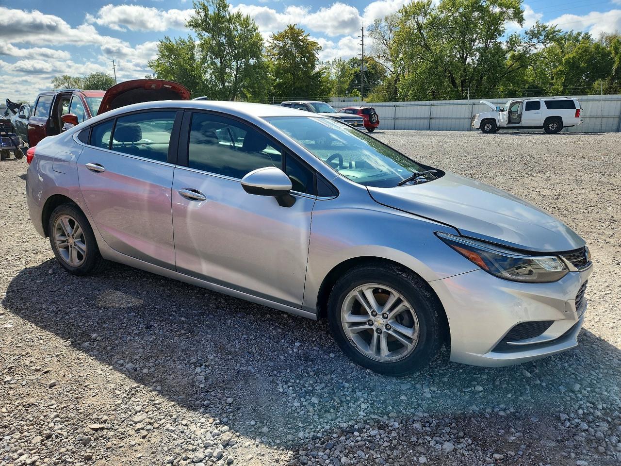 2018 Chevrolet Cruze Lt - Image 4