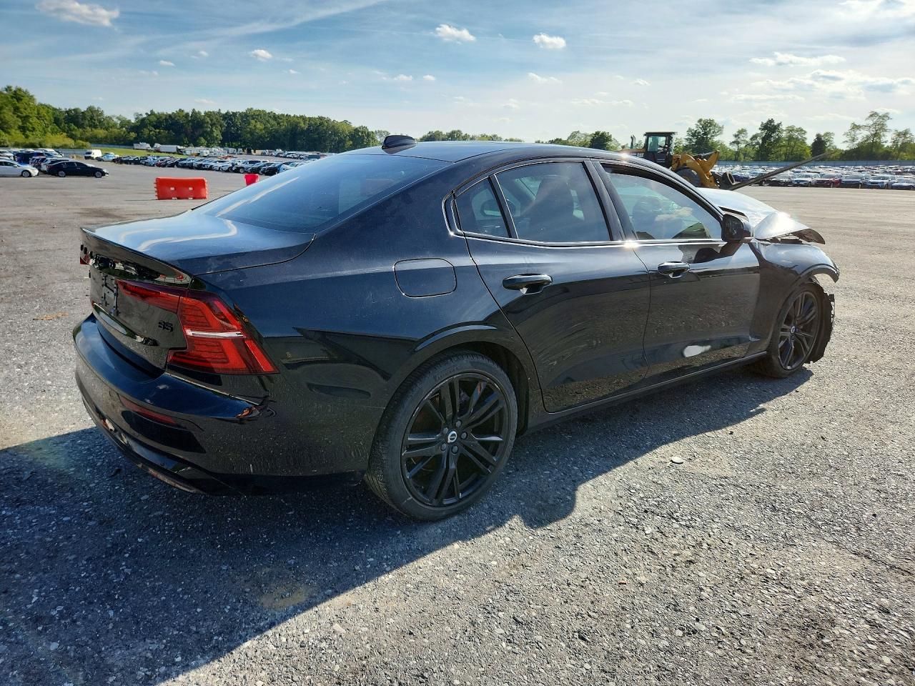 2023 Volvo S60 Plus - Фото 3
