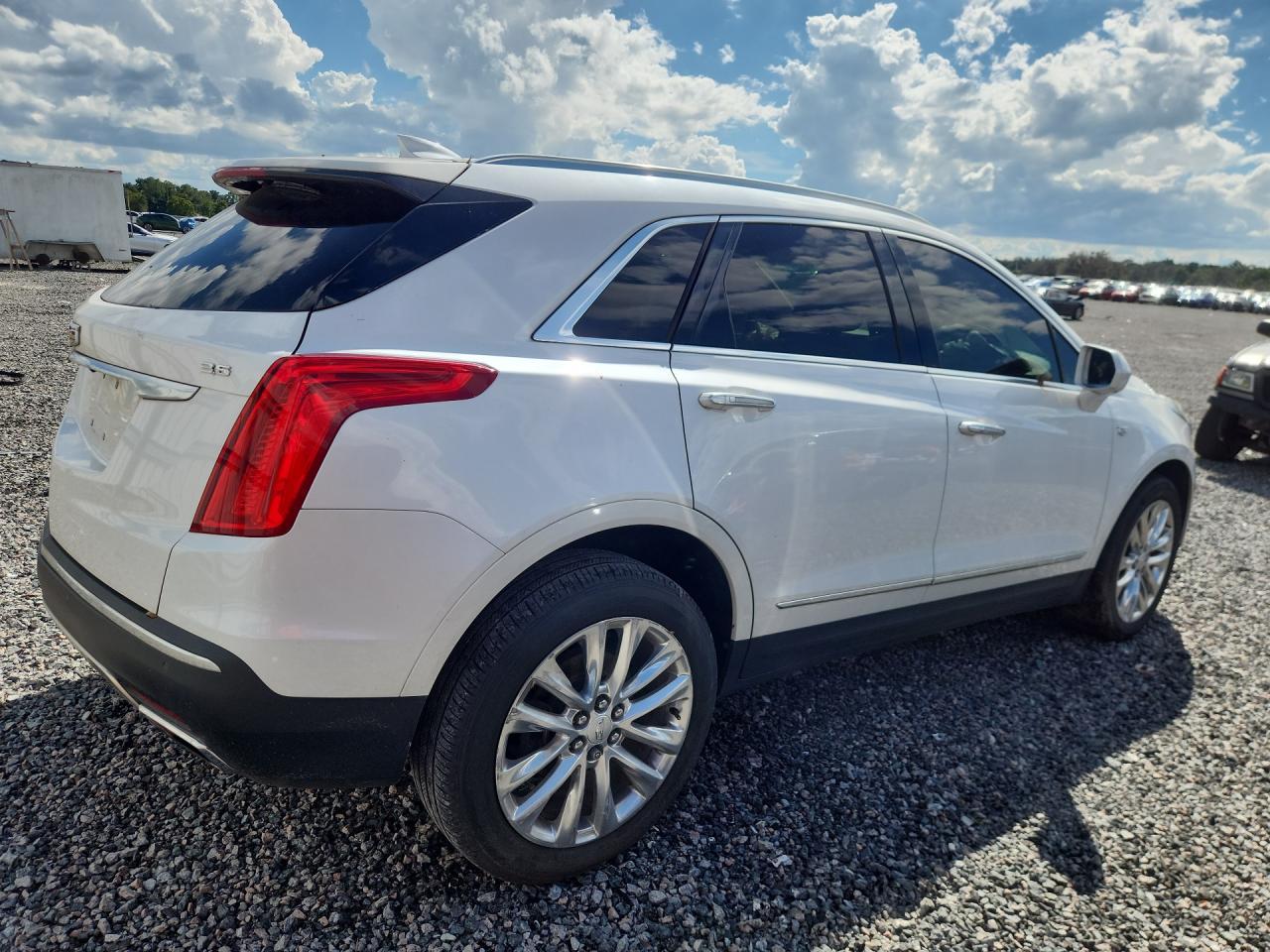 2017 Cadillac Xt5 Platinum - Фото 3