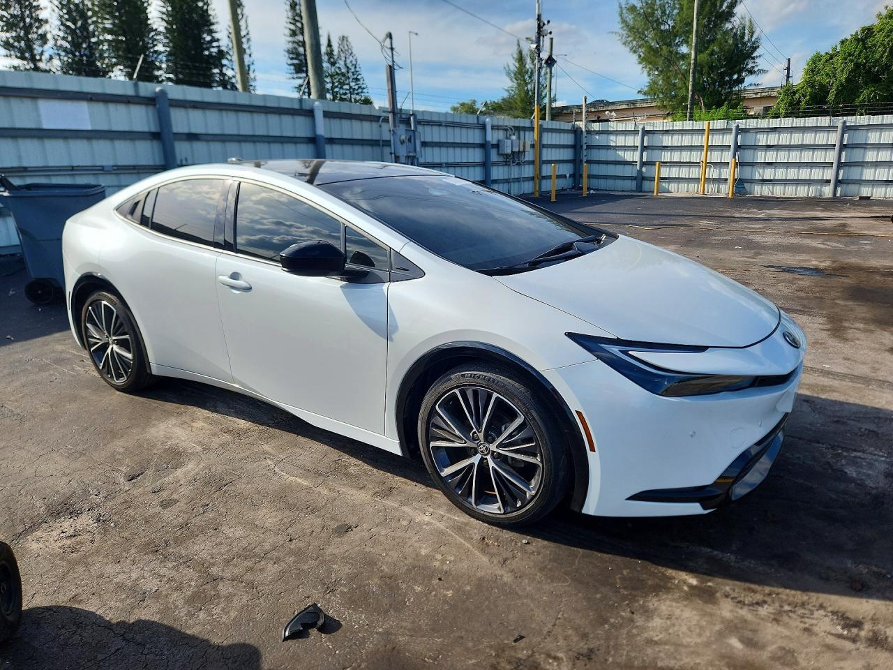 2024 Toyota Prius Xle - Фото 4