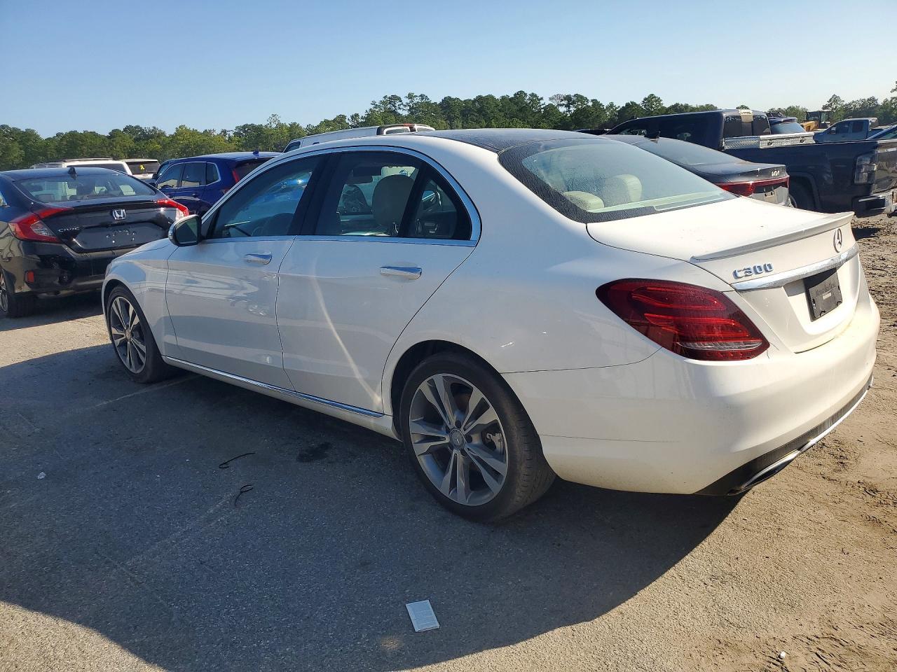 2015 Mercedes-Benz C 300 - Фото 2