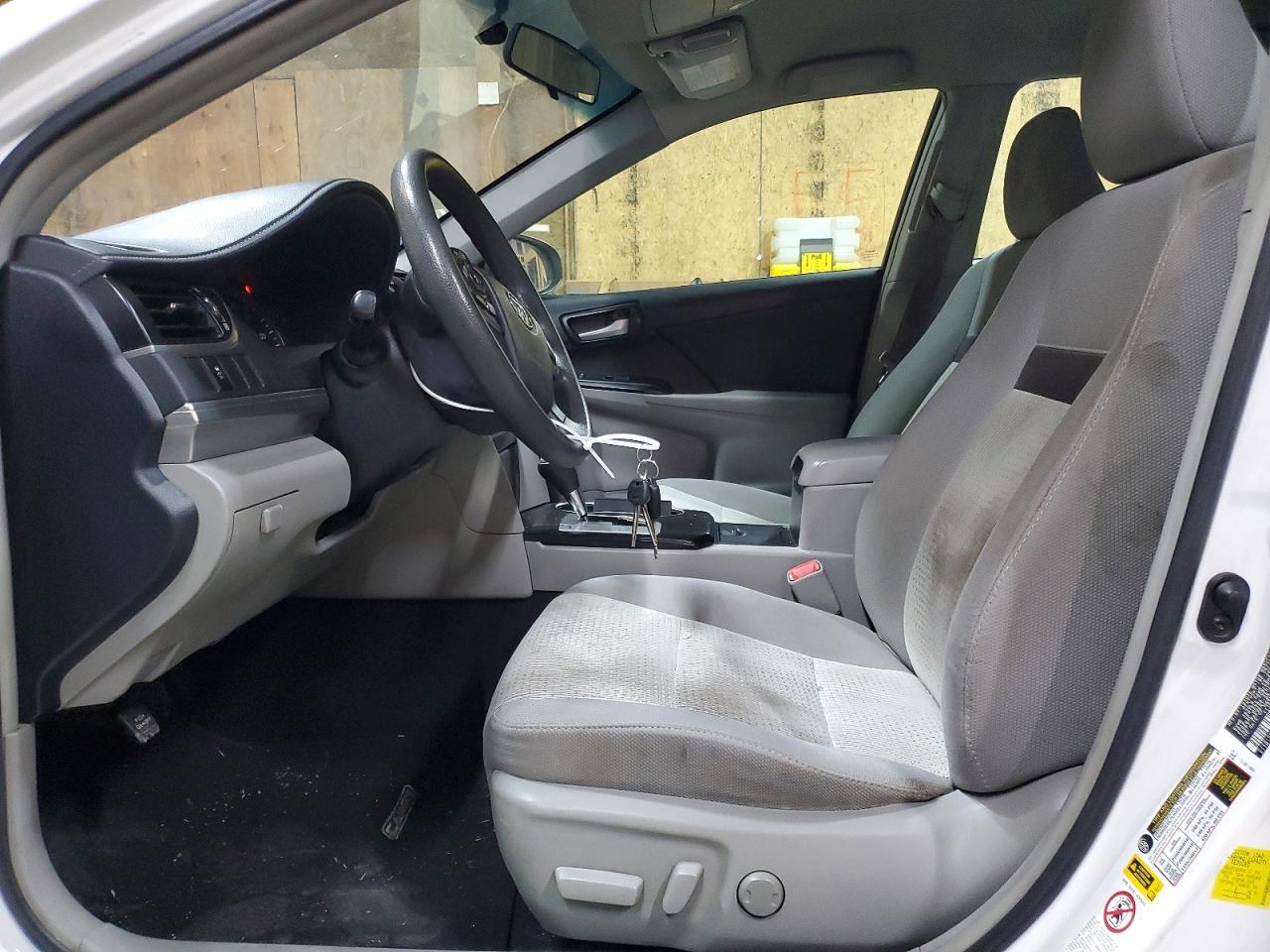 2014 Toyota Camry Le - Image 7