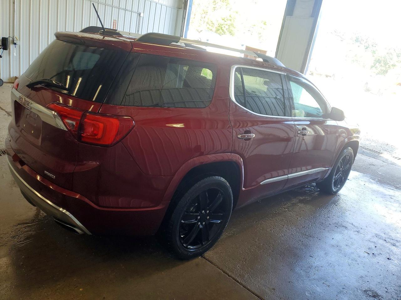 2017 GMC Acadia Denali - Фото 3