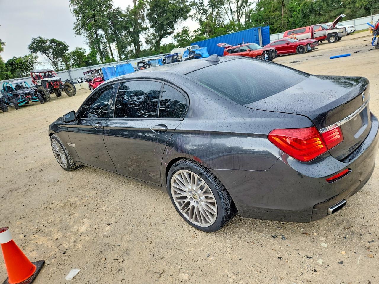 2010 BMW 750 Li - Image 2