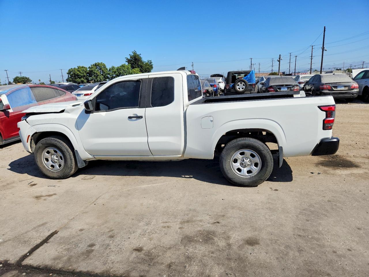 2022 Nissan Frontier - Фото 2