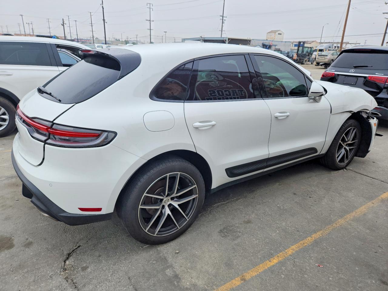 2023 Porsche Macan Base - Image 3