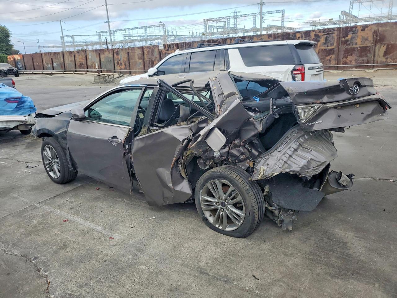 2017 Toyota Camry Se - Image 2