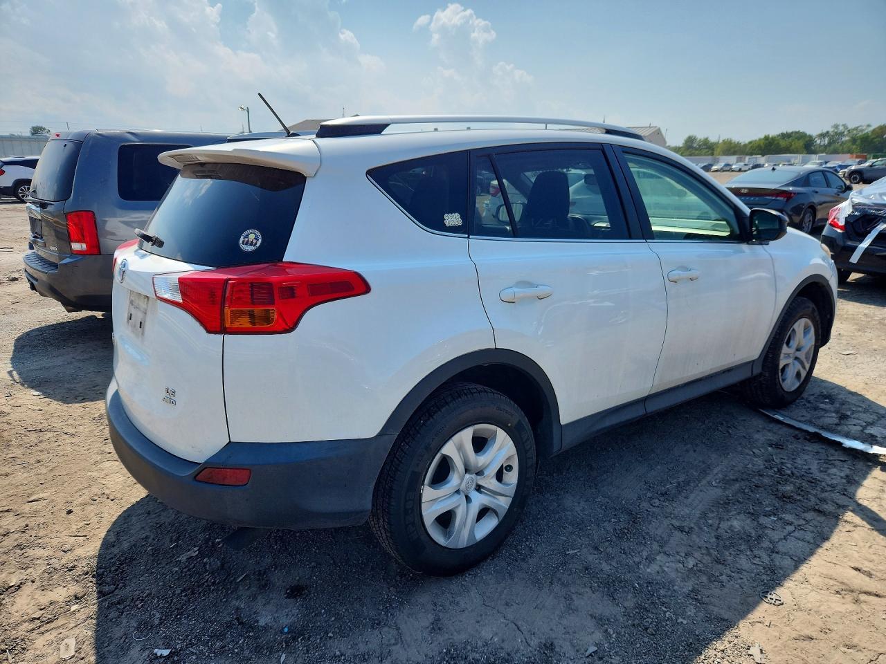 2015 Toyota Rav4 Le - Image 3