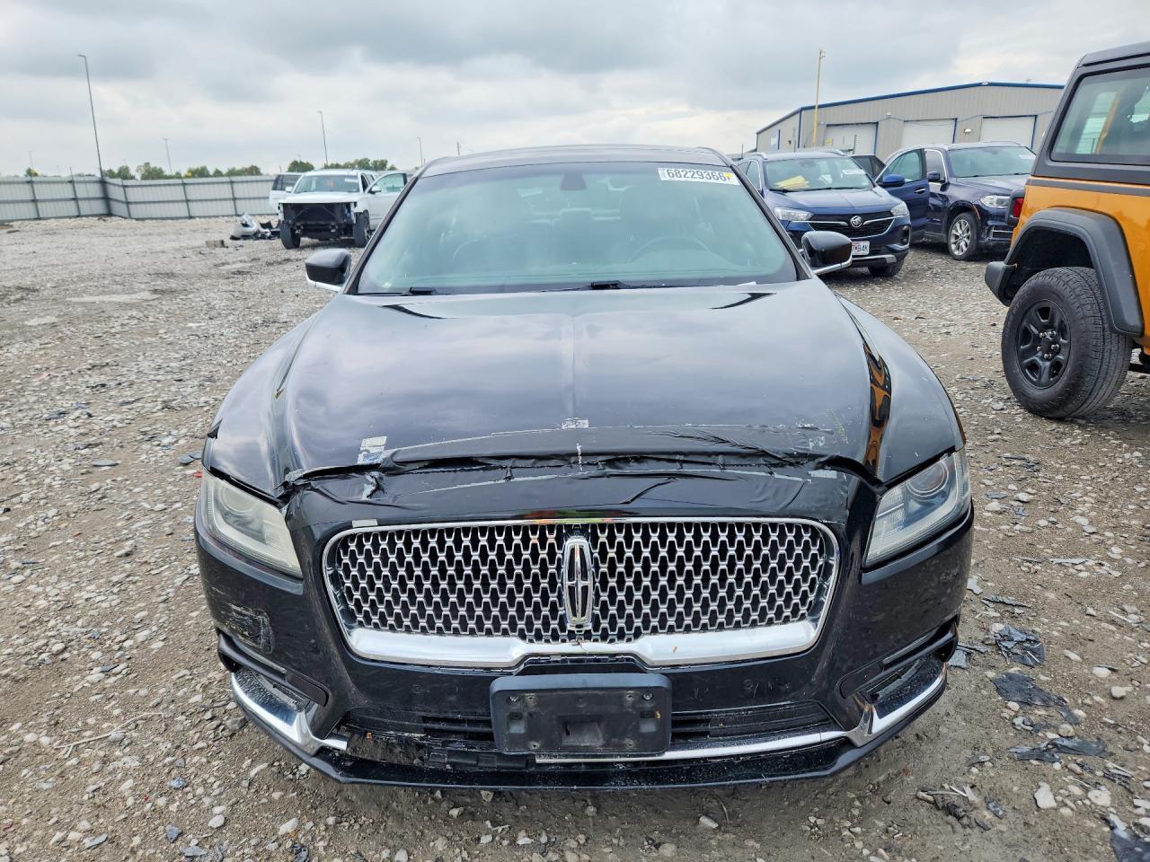 2017 Lincoln Continental Select - Фото 5