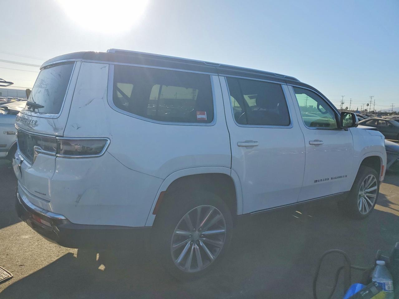 2022 Jeep Grand Wagoneer Series Ii - Image 3