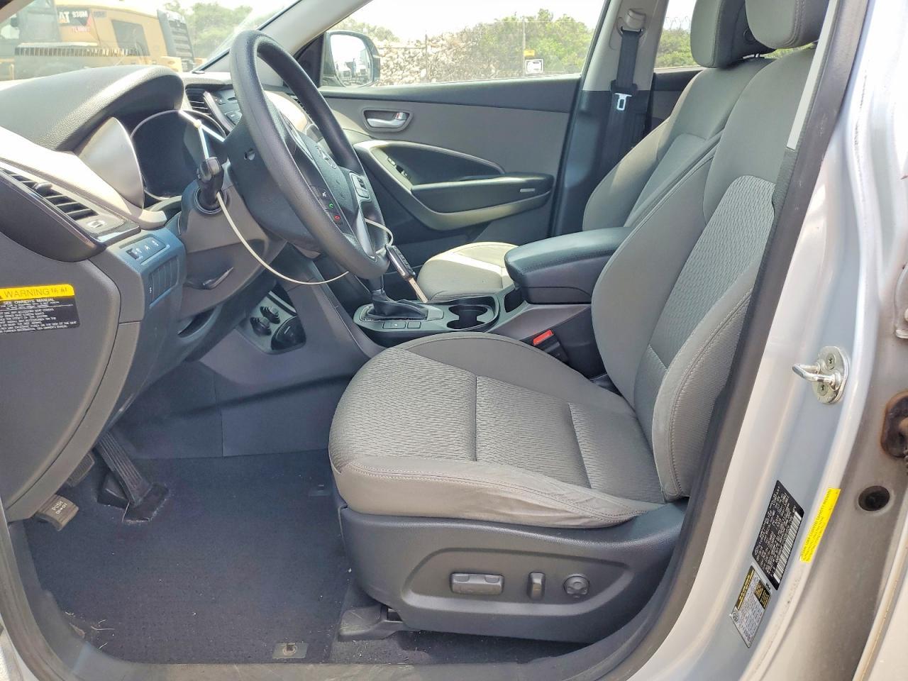 2015 Hyundai Santa Fe Gls - Image 7