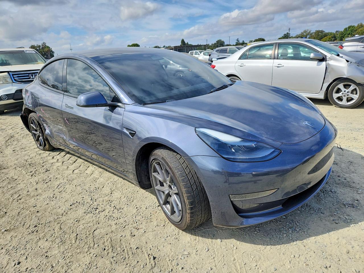 2023 Tesla Model 3 - Фото 4