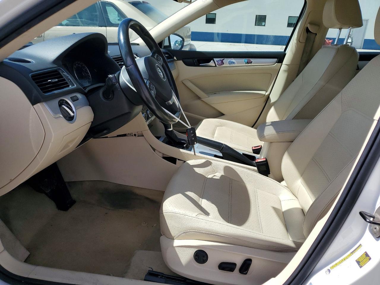2012 Volkswagen Passat Se - Image 7