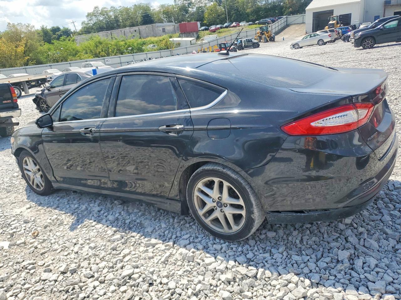 2015 Ford Fusion Se - Фото 2