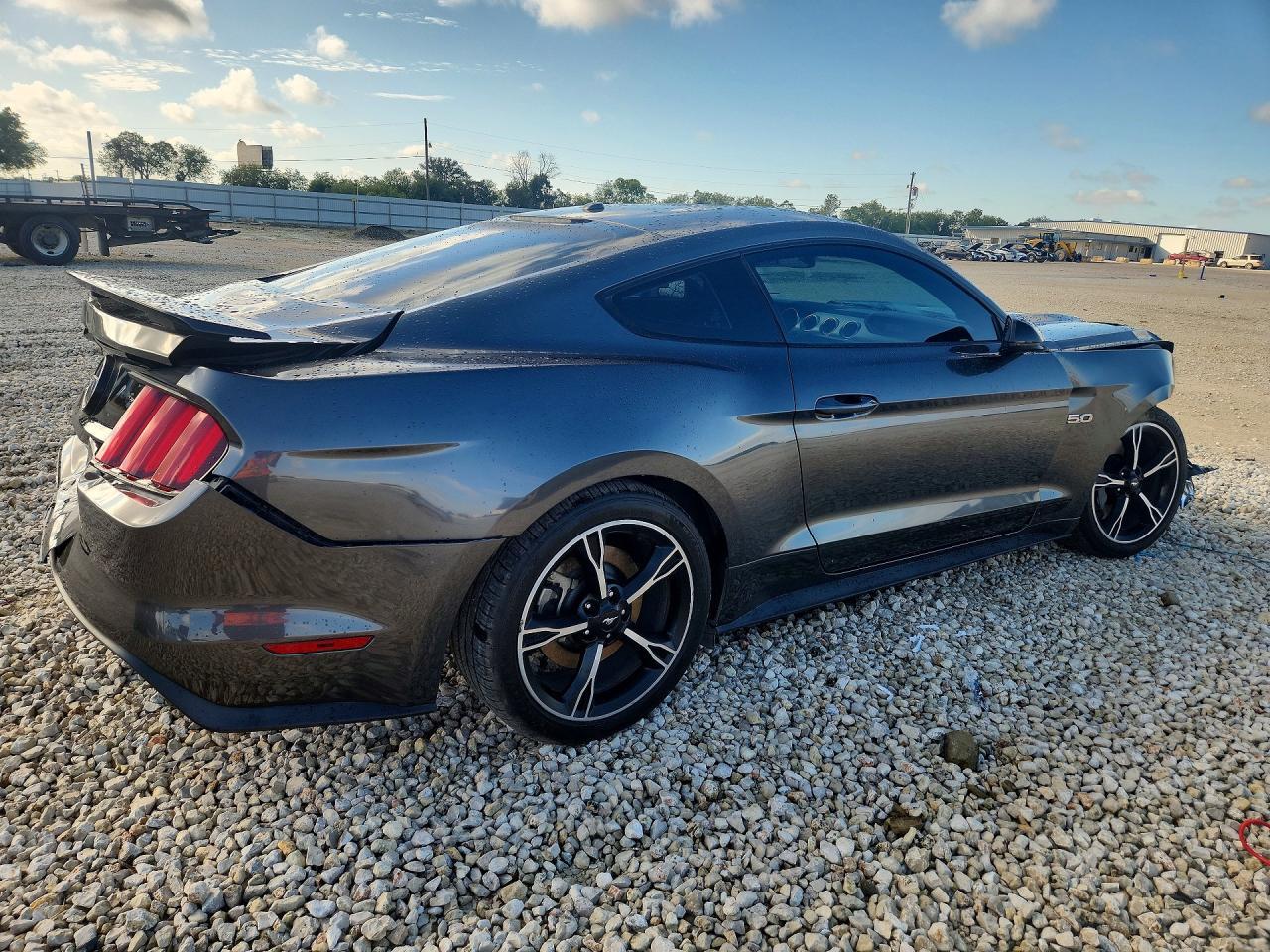 2017 Ford Mustang Gt - Фото 3