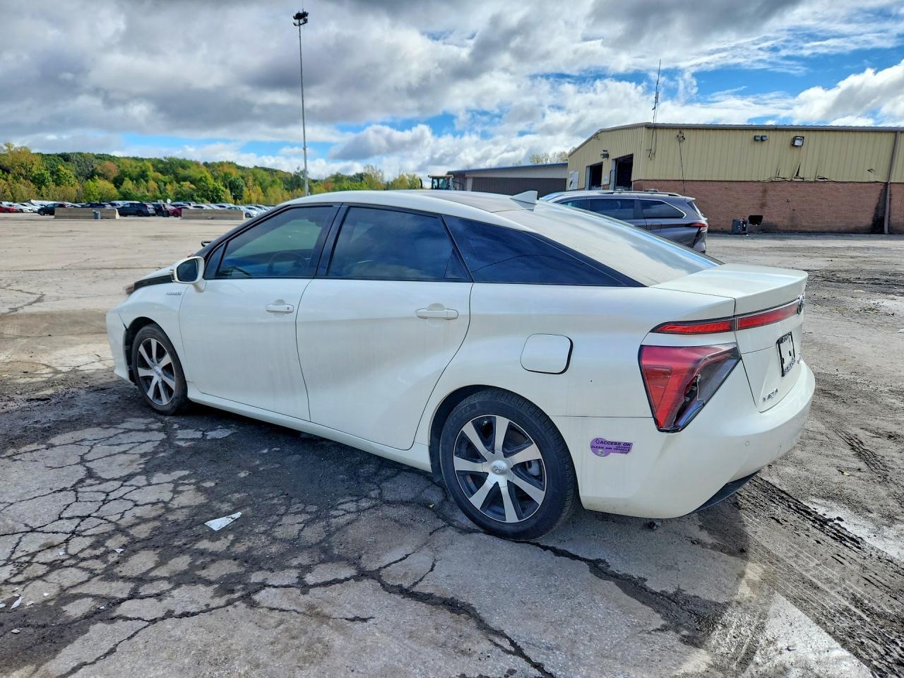 2019 Toyota Mirai Base - Фото 2