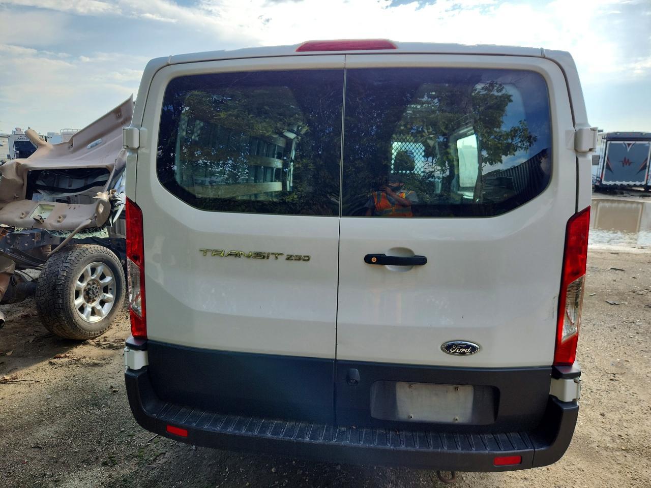 2019 Ford Transit - Delivery Van - Фото 6