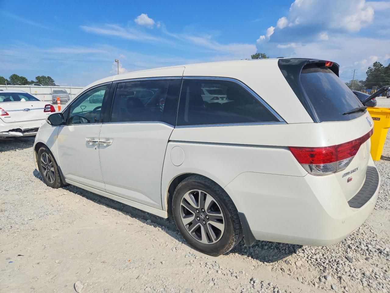 2014 Honda Odyssey Touring - Image 2