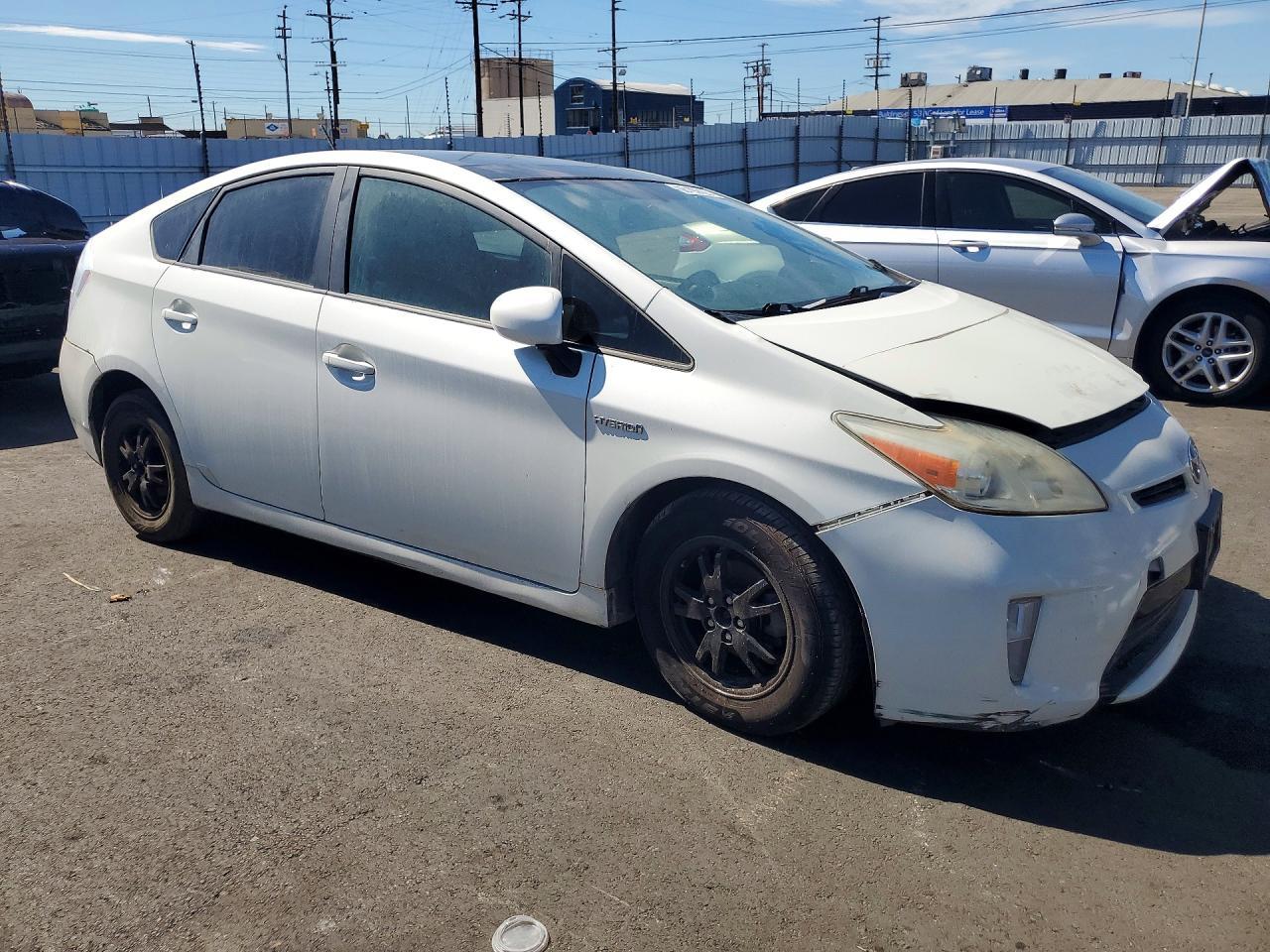 2015 Toyota Prius Four - Image 4