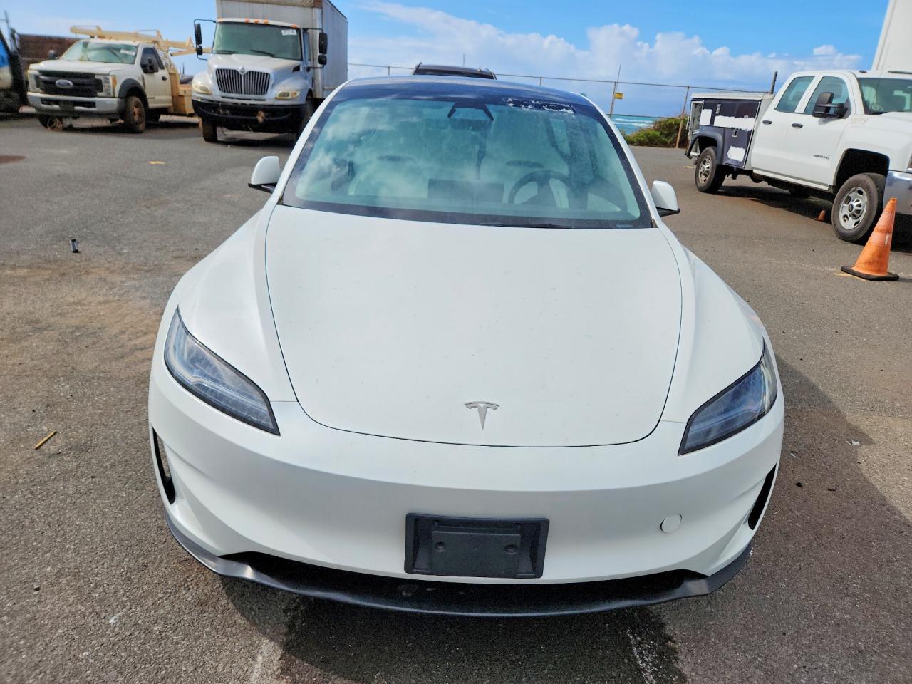 2024 Tesla Model 3 - Фото 5