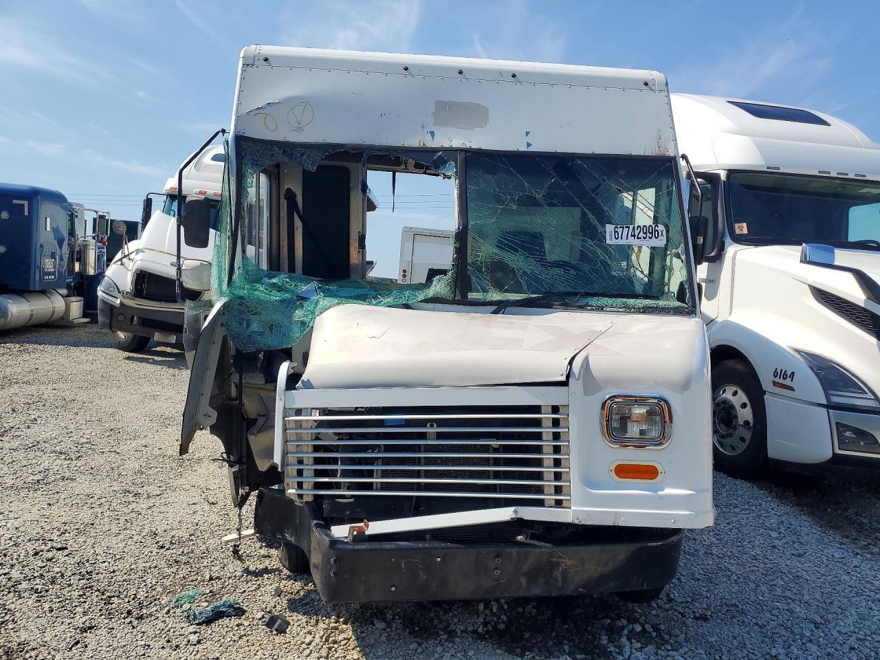 2021 Ford Econoline E450 Super Duty Commercial Stripped Chassis - Фото 5