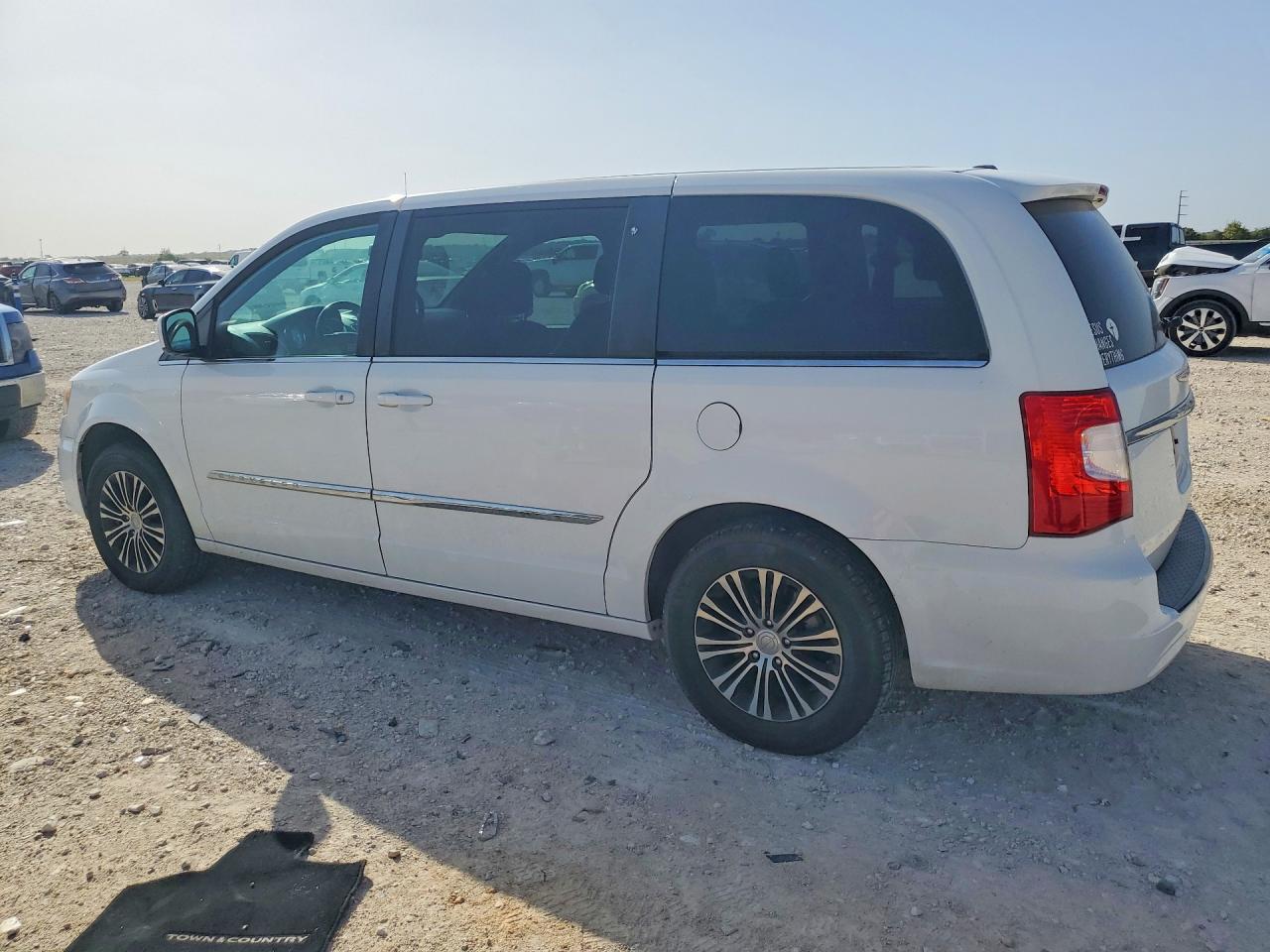 2014 Chrysler Town & Country S - Image 2