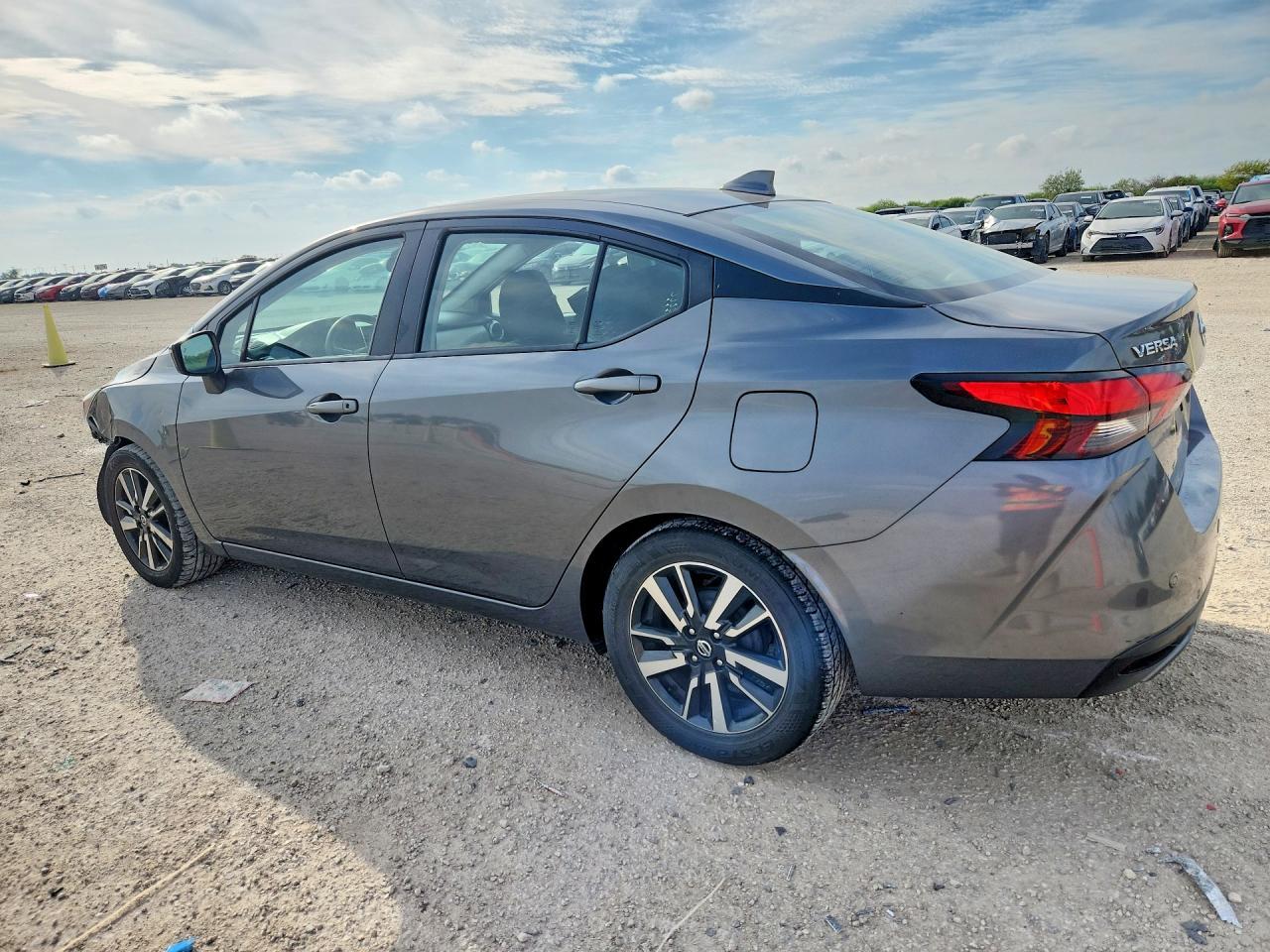 2021 Nissan Versa Sv - Image 2