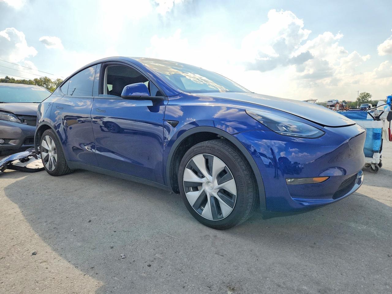 2023 Tesla Model Y - Image 4