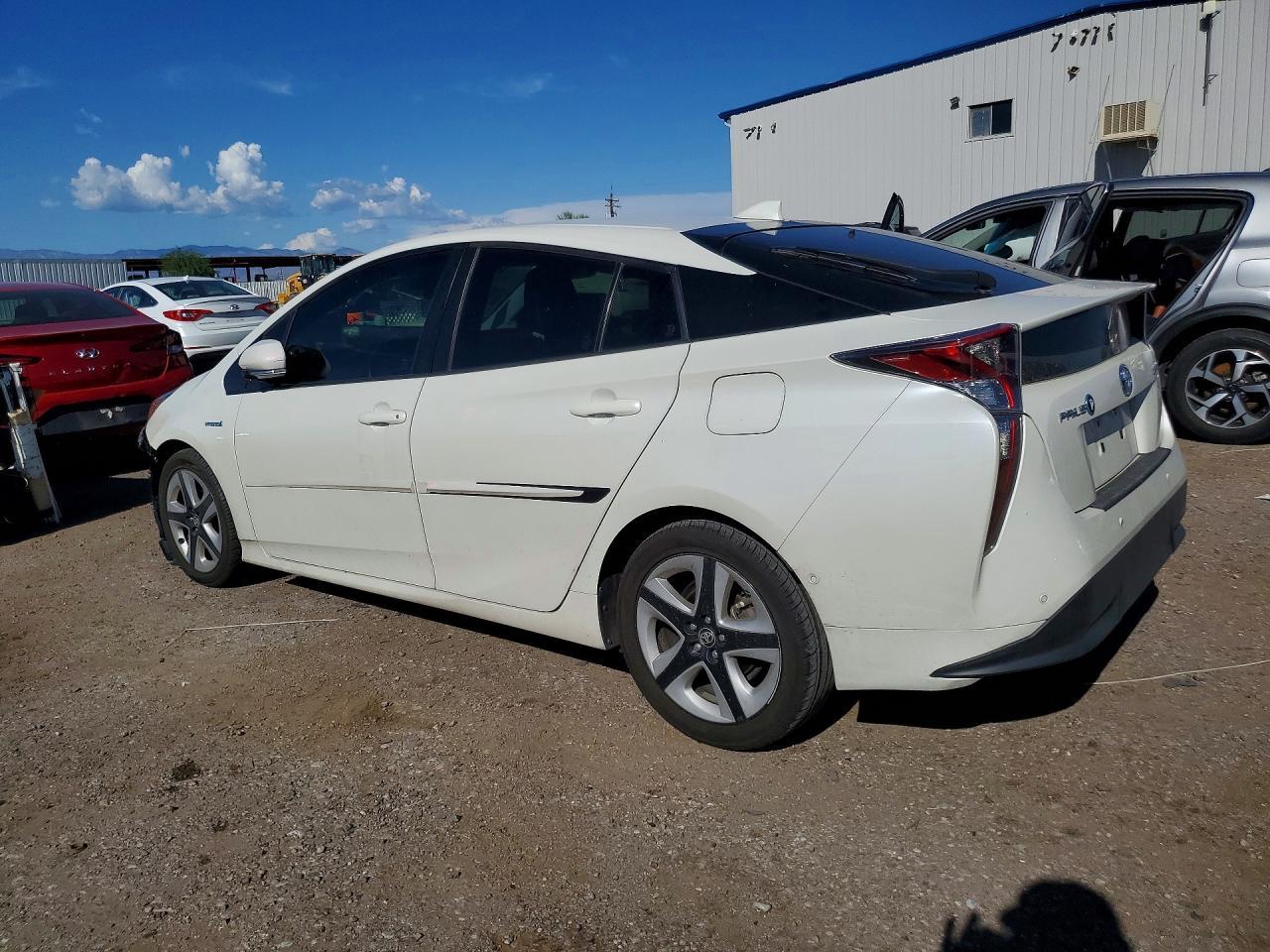 2017 Toyota Prius Three Touring - Image 2