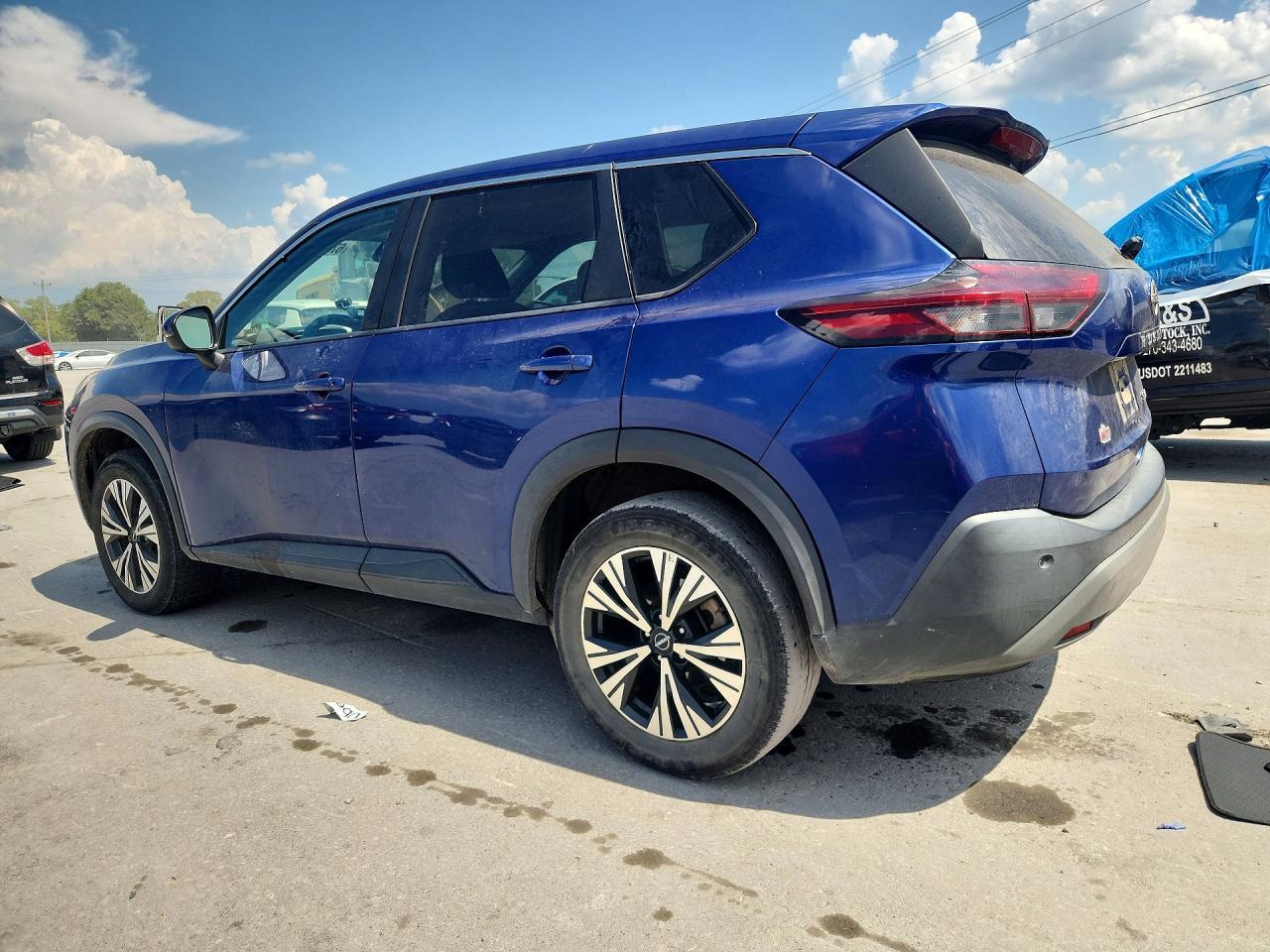 2022 Nissan Rogue Sv - Image 2
