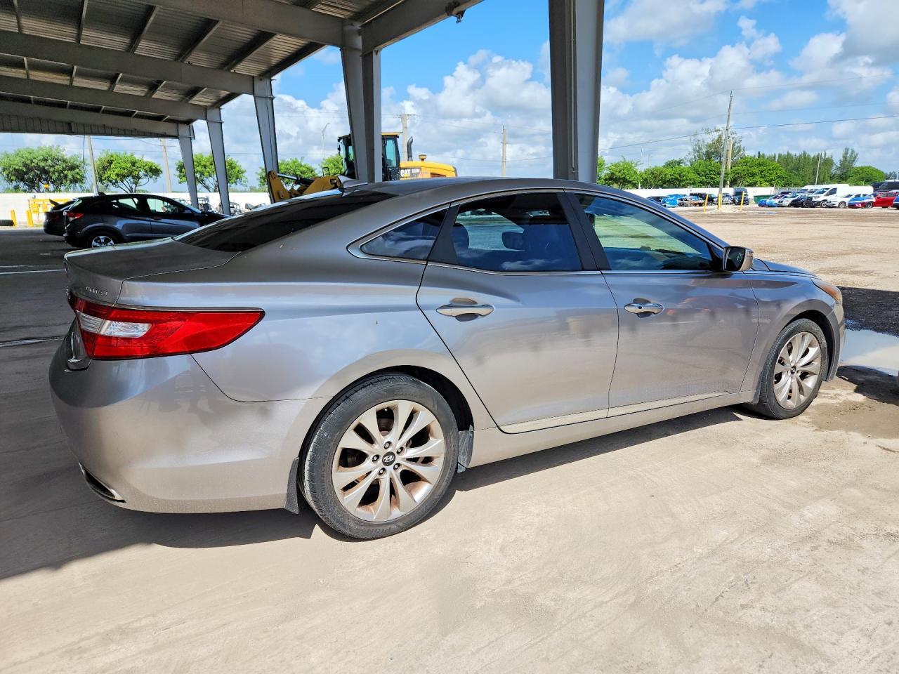 2014 Hyundai Azera Limited - Image 3