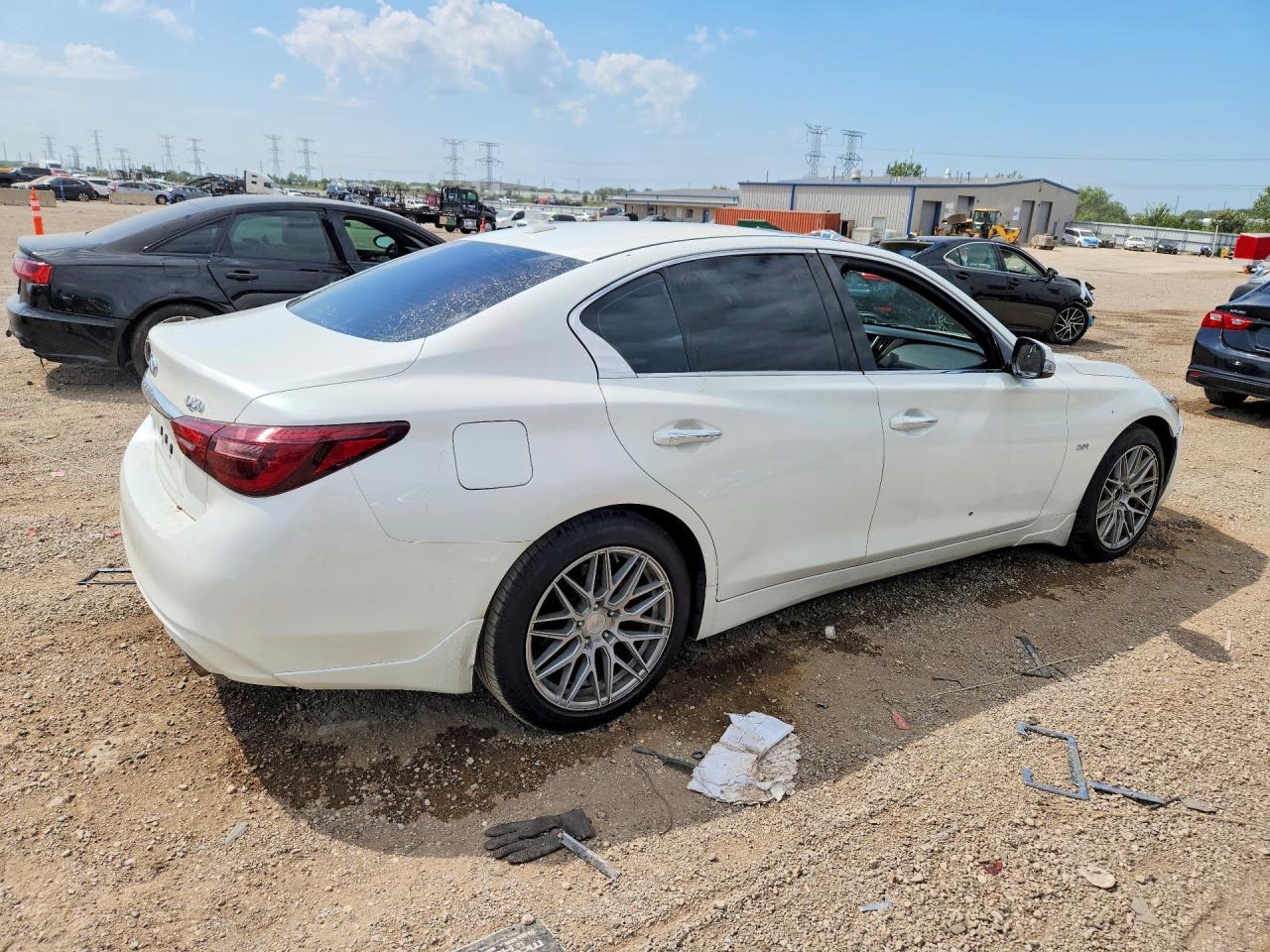 2018 Infiniti Q50 2.0T Luxe - Фото 3
