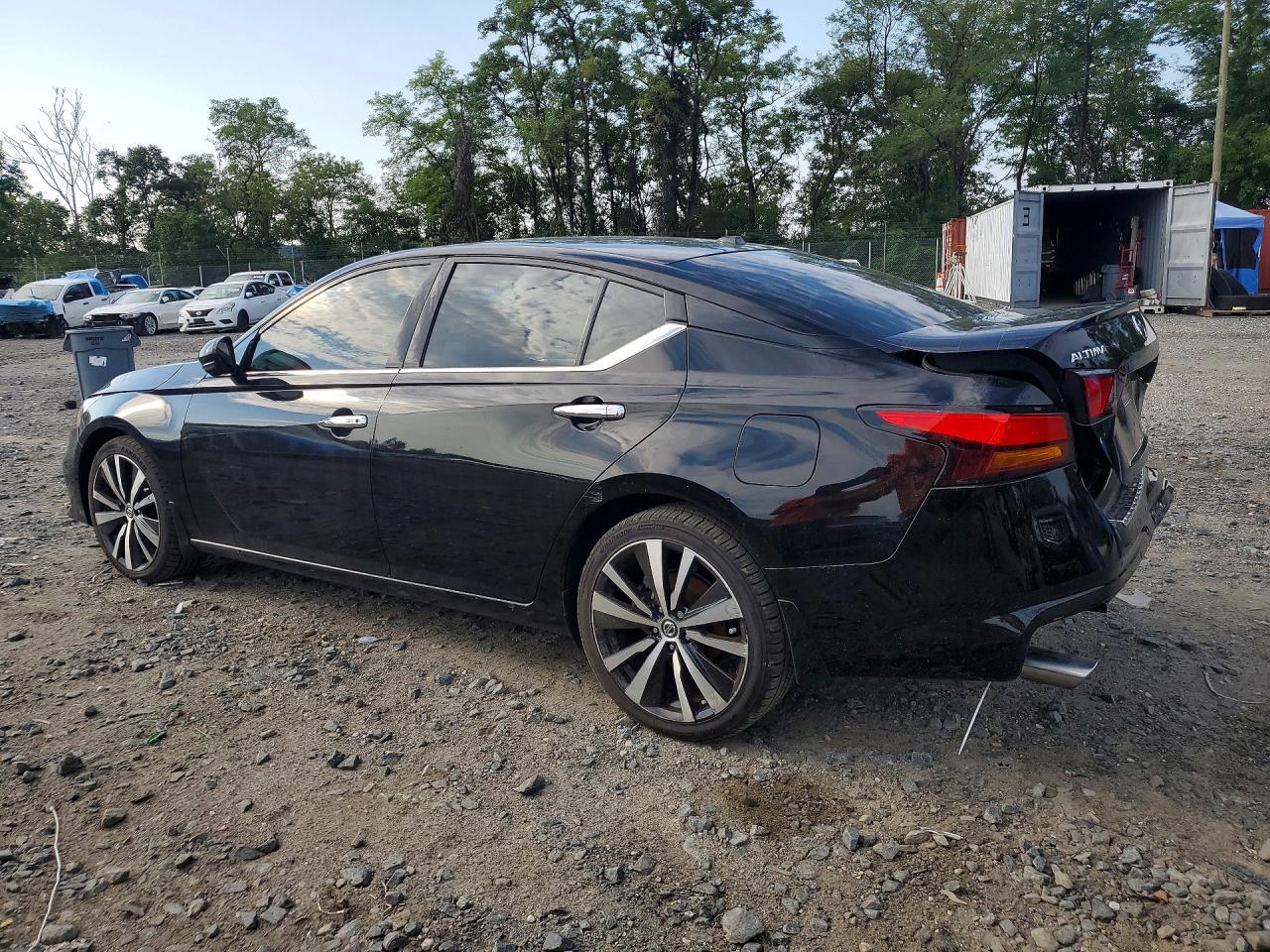 2021 Nissan Altima Platinum - Фото 2