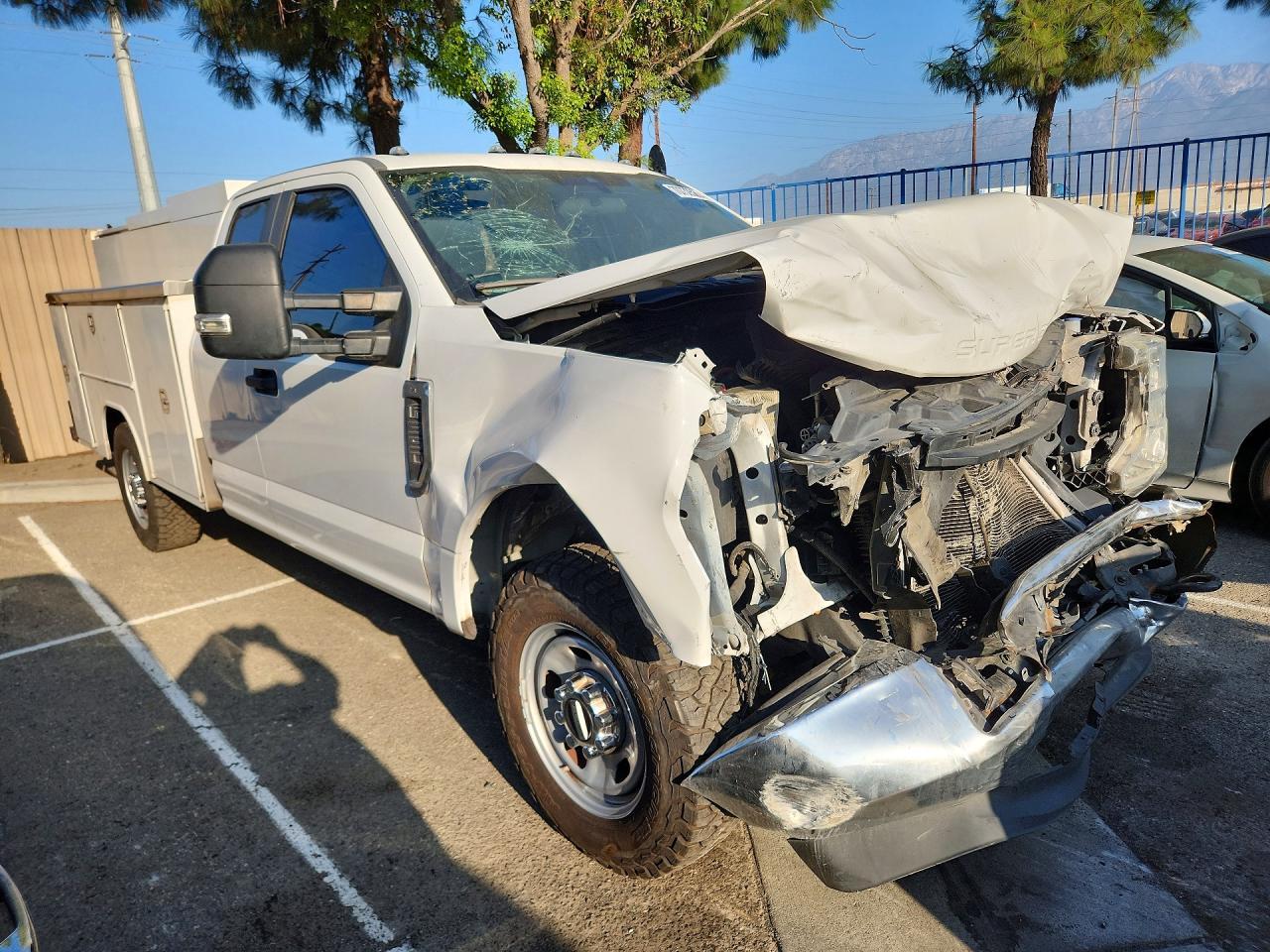 2022 Ford F350 Super Duty - Image 4