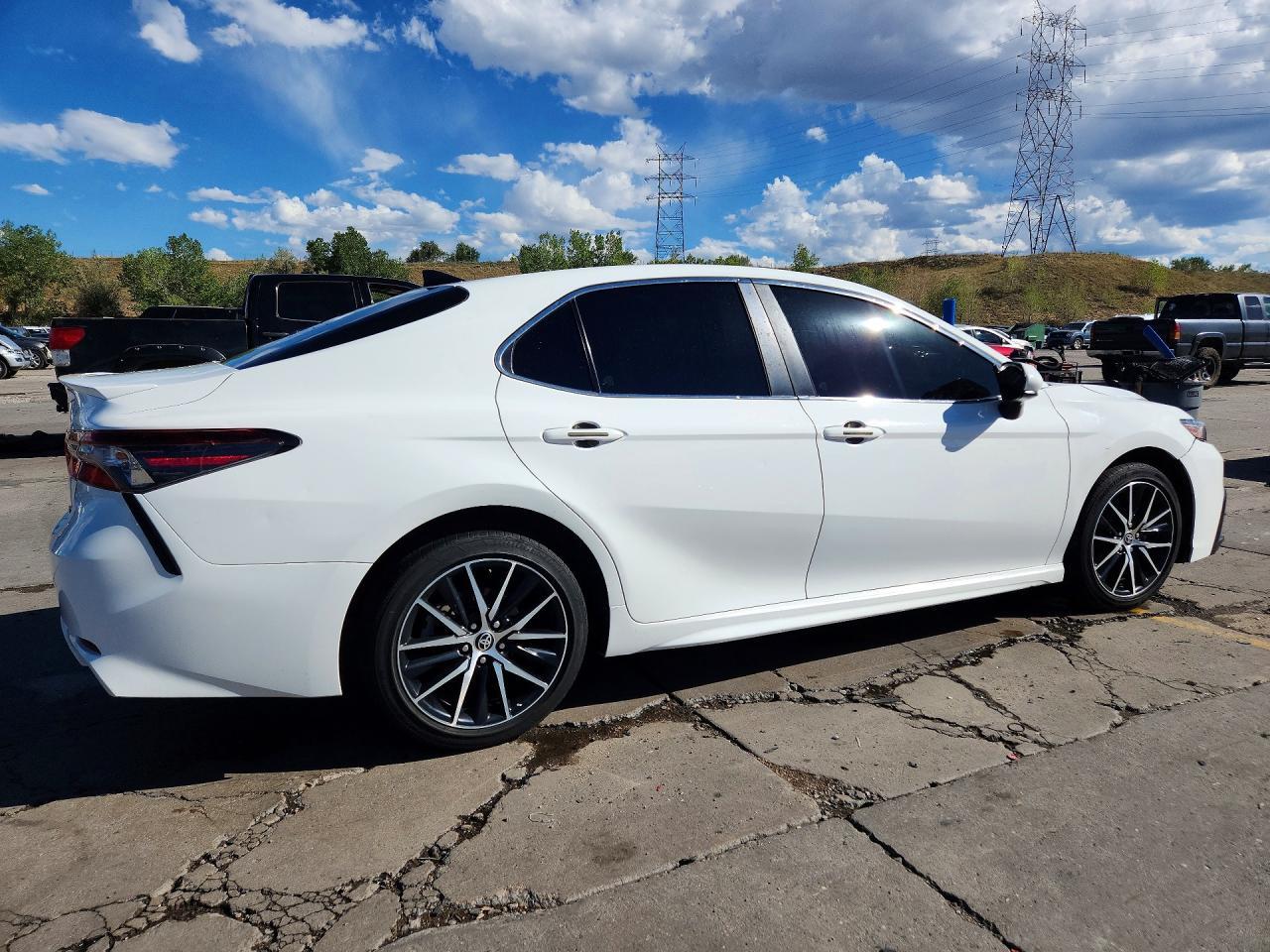 2021 Toyota Camry Se - Image 3