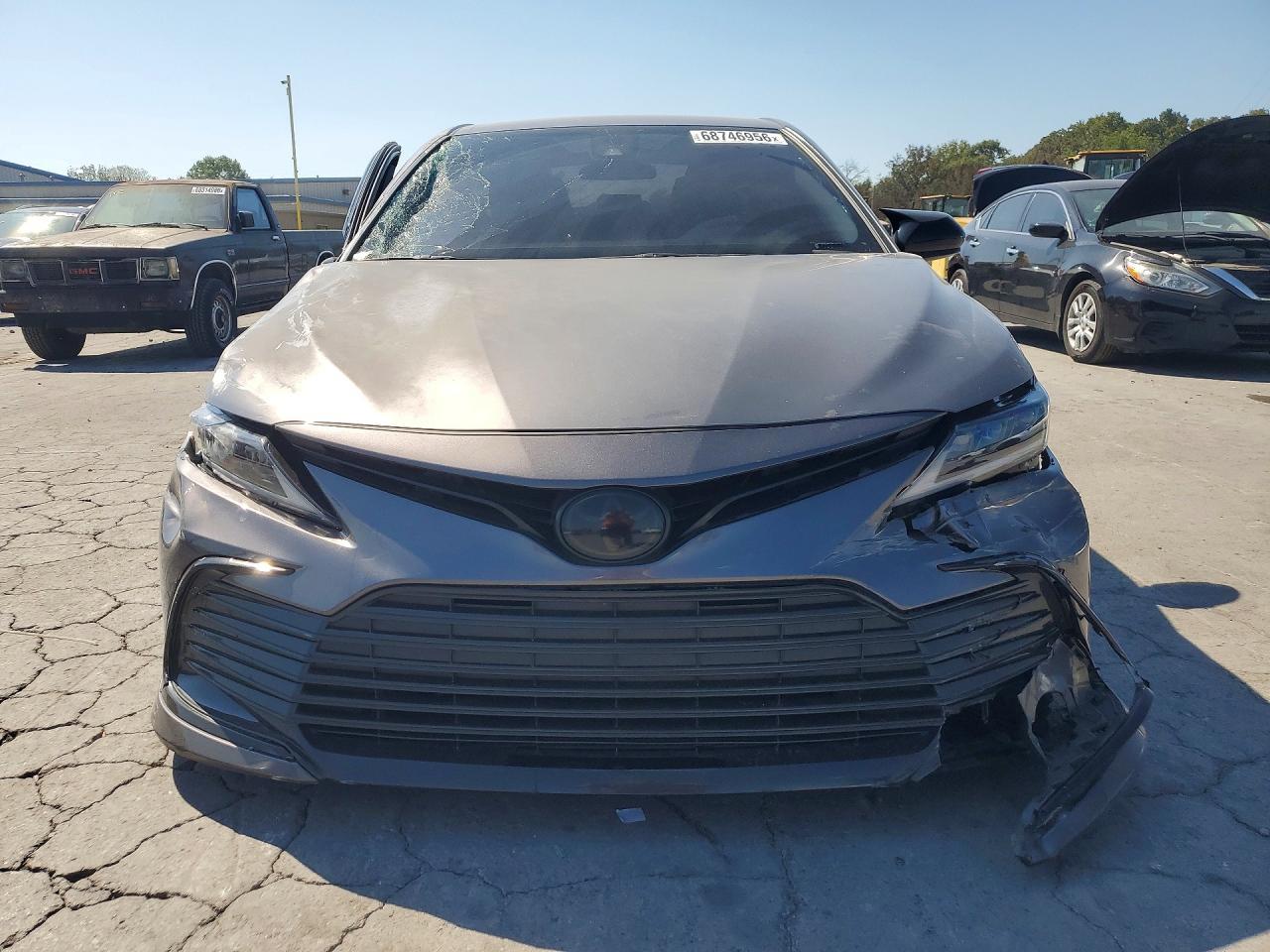 2022 Toyota Camry Le - Фото 5