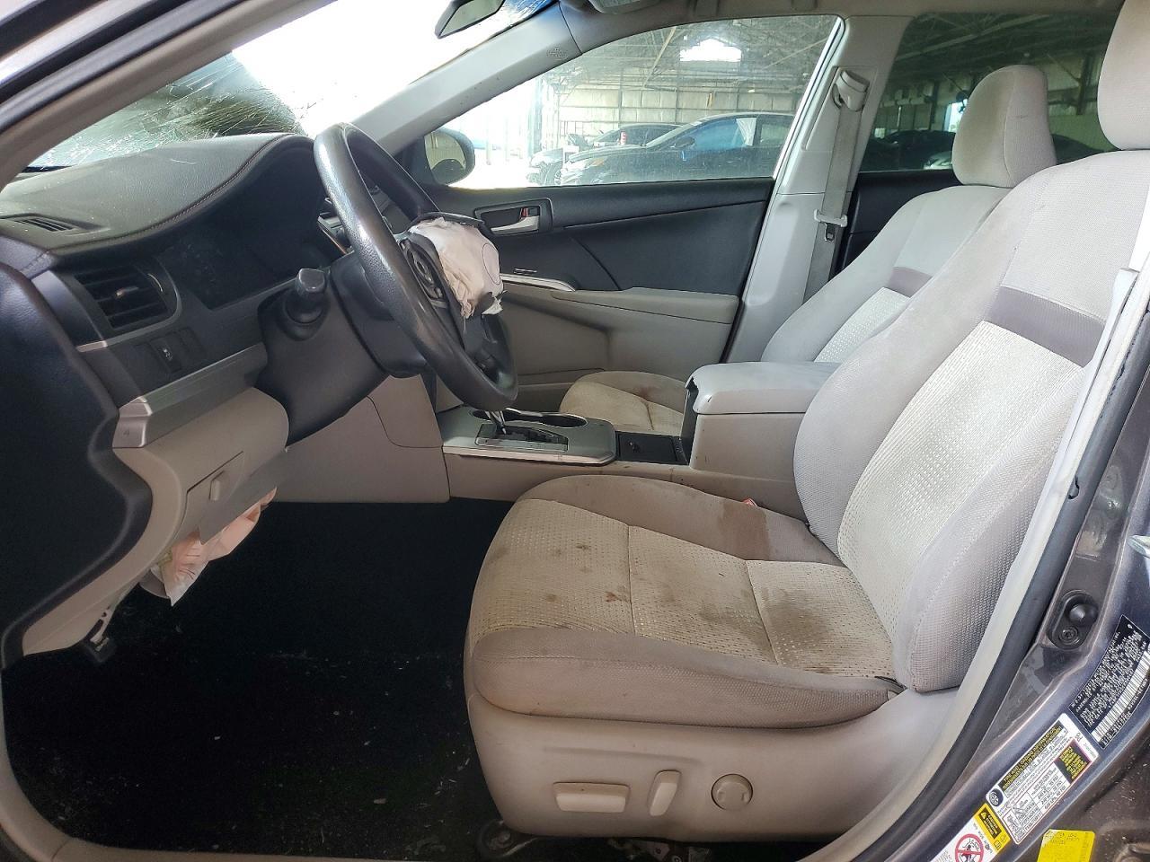 2014 Toyota Camry Le - Image 7