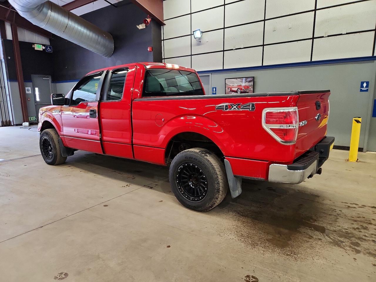 2013 Ford F150 Super Cab - Фото 2