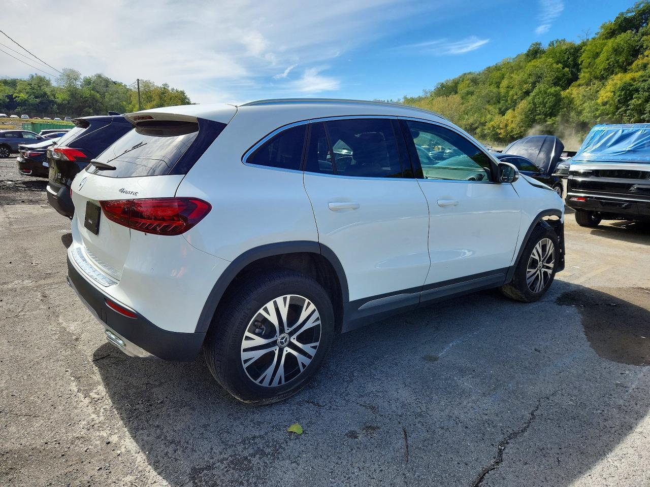 2025 Mercedes-Benz Gla 250 4Matic - Фото 3