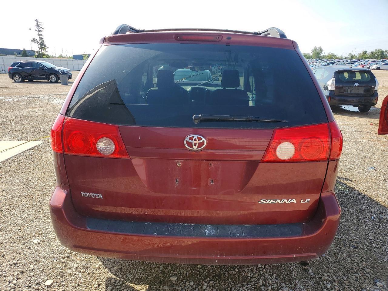 2009 Toyota Sienna Le 7-Passenger - Фото 6