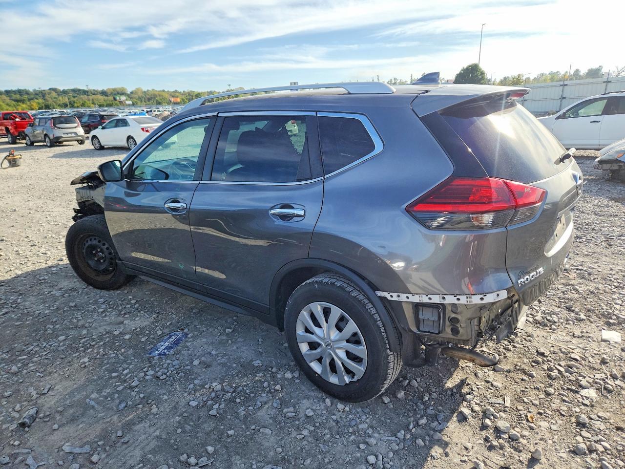 2017 Nissan Rogue S - Фото 2