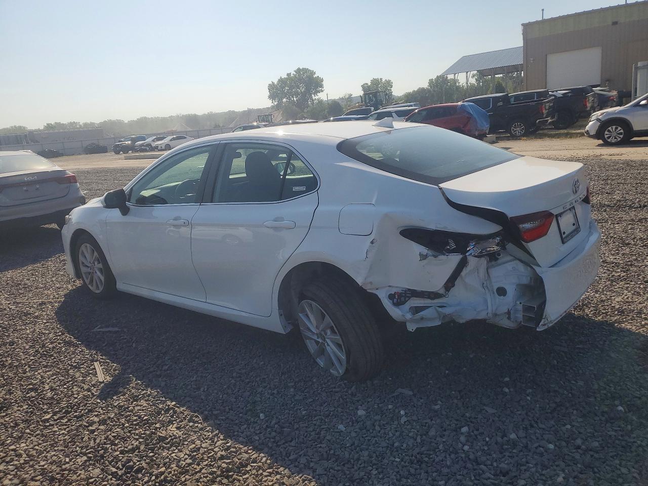 2023 Toyota Camry Le - Фото 2