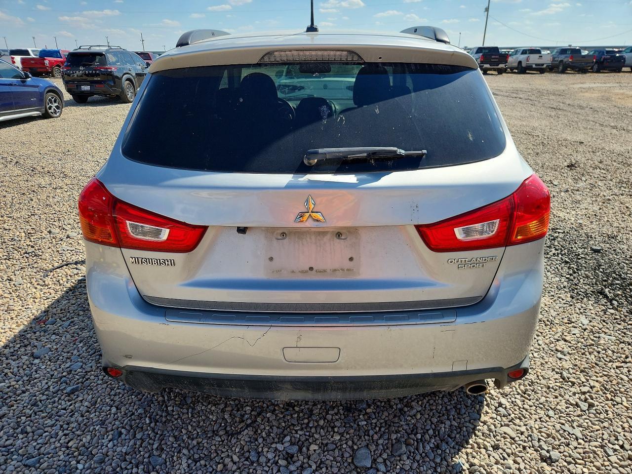 2014 Mitsubishi Outlander Sport Se - Image 6