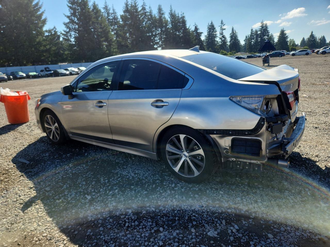 2017 Subaru Legacy 2.5I Limited - Фото 2