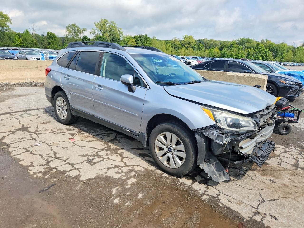 2017 Subaru Outback 2.5I Premium - Image 4