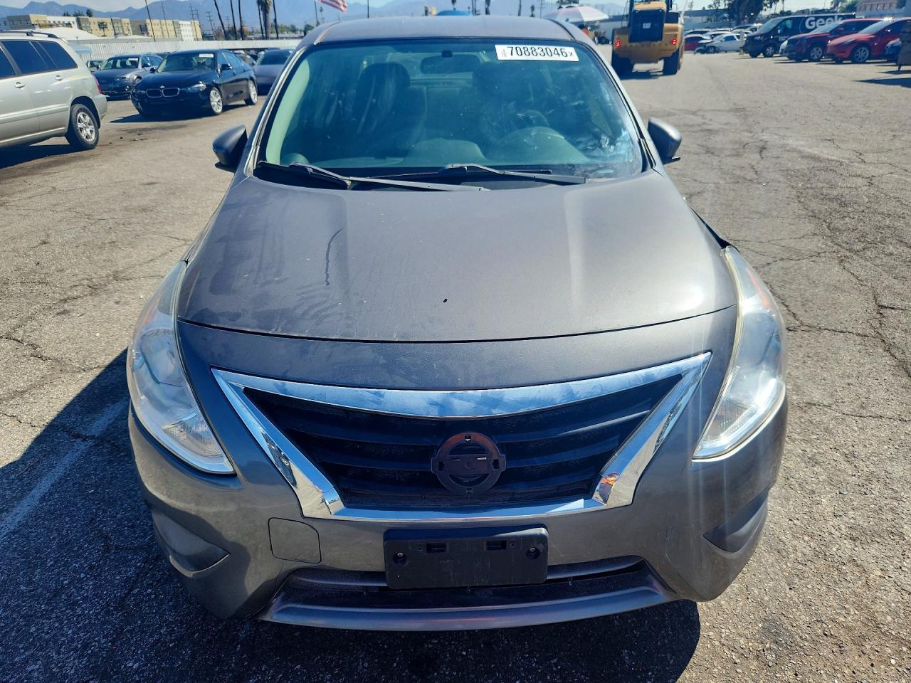 2018 Nissan Versa Sv - Image 5