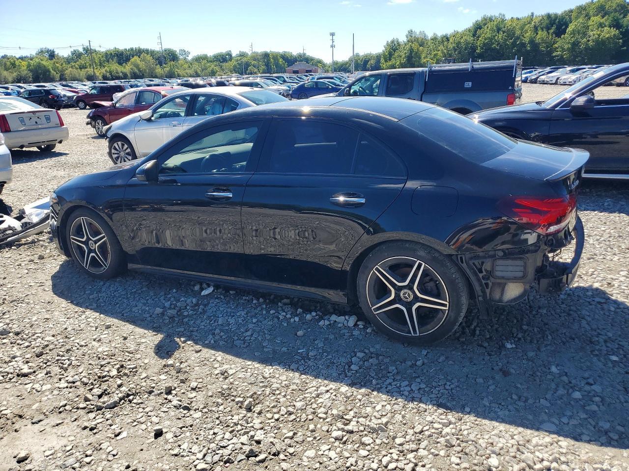 2019 Mercedes-Benz A 220 4Matic - Фото 2