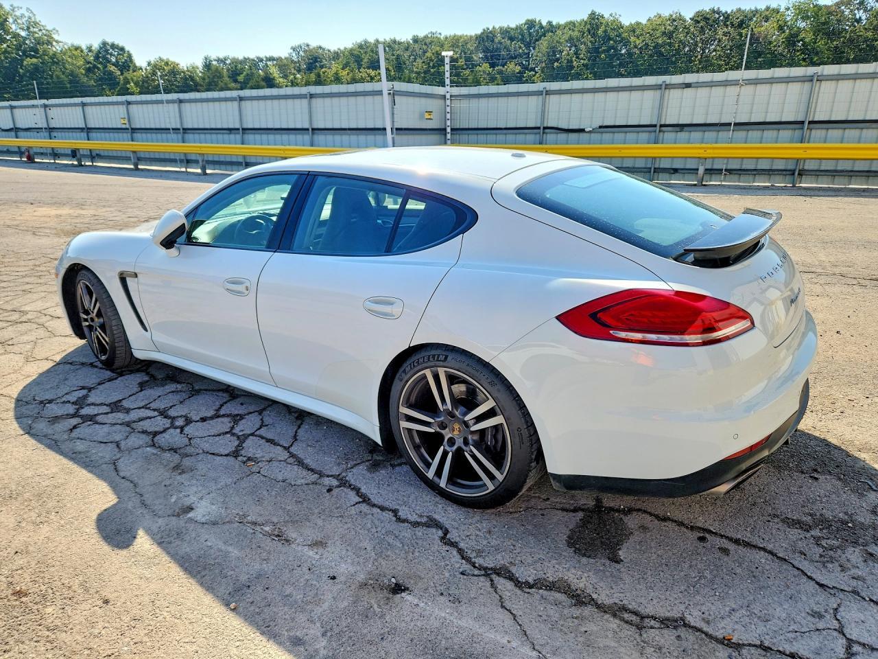 2014 Porsche Panamera 2 - Image 2