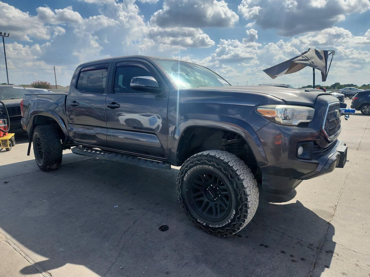 2018 Toyota Tacoma Trd Sport - Image 4